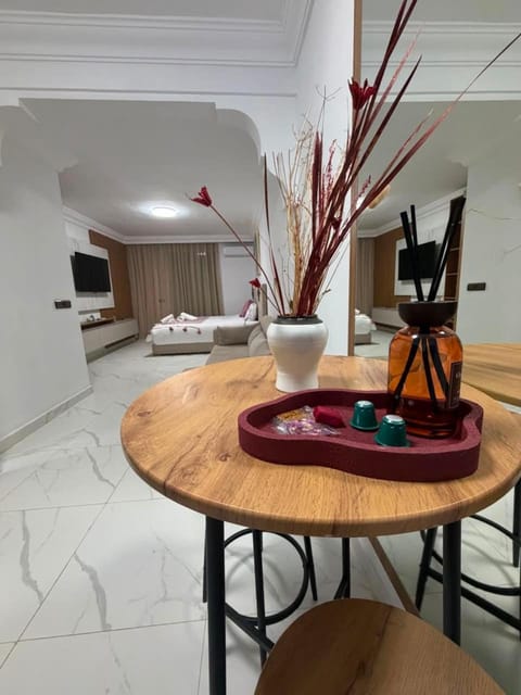 TV and multimedia, Photo of the whole room, Dining area