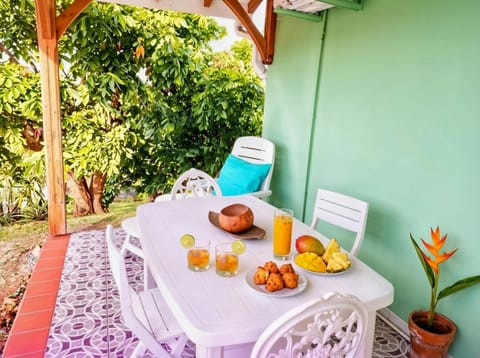 Day, Garden, Dining area, Garden view, Breakfast