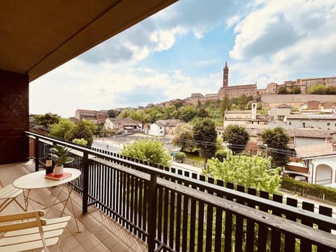 Property building, Balcony/Terrace, City view, Quiet street view