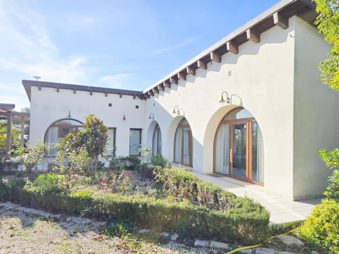 Property building, Day, Garden