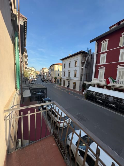 Property building, Day, View (from property/room), Balcony/Terrace, City view, Street view, Parking