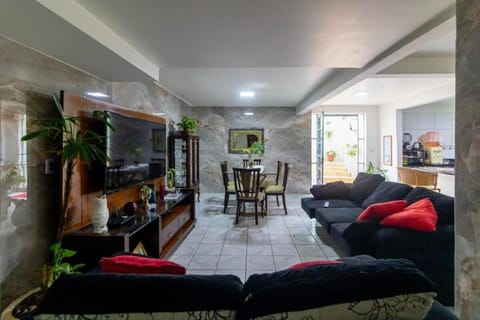 Communal lounge/ TV room, TV and multimedia, Living room, Seating area