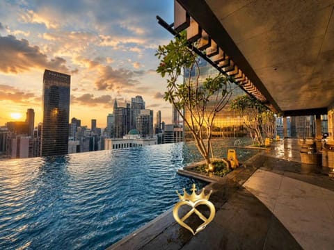 Property building, Natural landscape, City view, Pool view, Swimming pool, Sunrise, sunbed