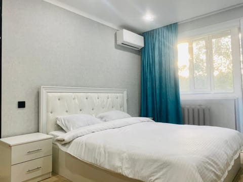 Bed, air conditioner