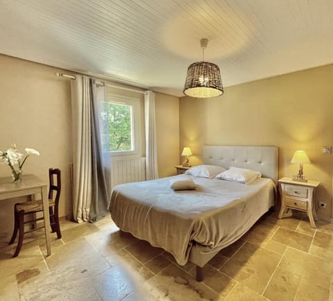 Photo of the whole room, Seating area, Bedroom, towels