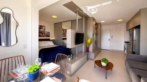TV and multimedia, Photo of the whole room, Decorative detail, Dining area, Bedroom