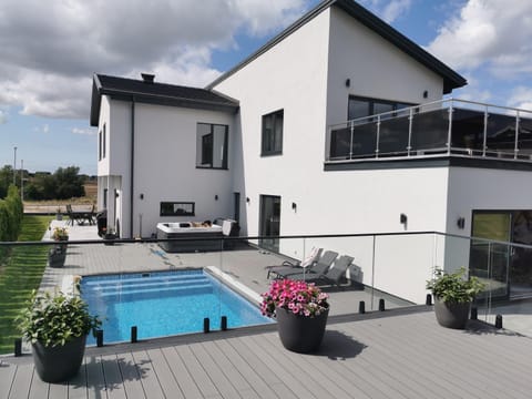 Pool view, Swimming pool