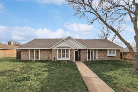 Property building, Day, Garden