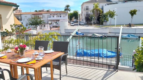Balcony/Terrace, Lake view, Pool view, Sea view