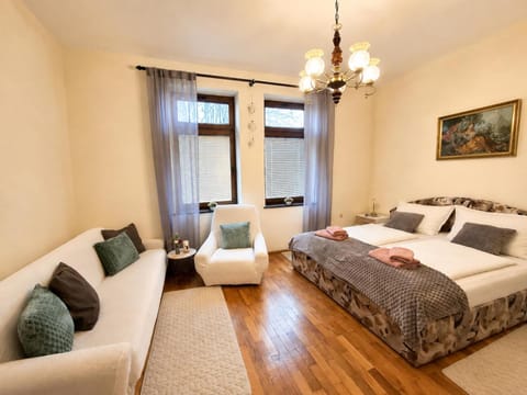 Bedroom, wardrobe