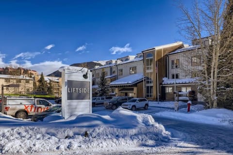Property building, Day, Winter, Parking