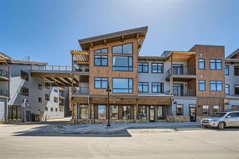 Property building, Day, Parking