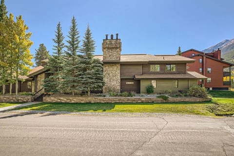 Property building, Spring, Day, Garden