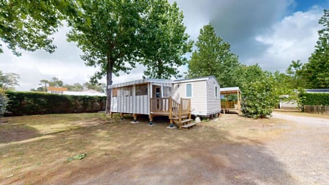 Property building, Facade/entrance, Off site