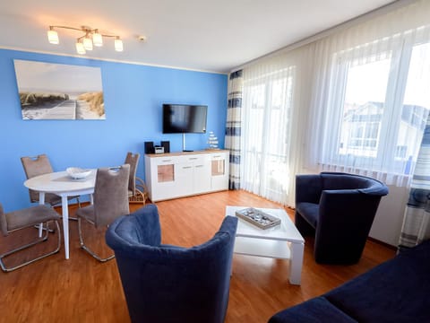 TV and multimedia, Living room, Dining area