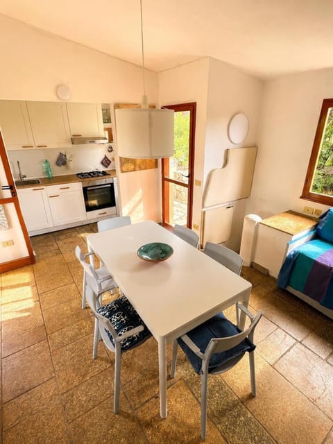 Kitchen or kitchenette, Living room, Dining area, oven, stove