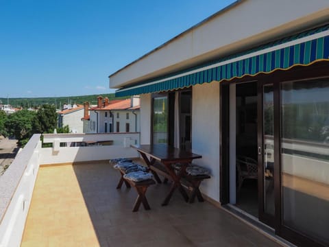 Property building, Patio, Day, Natural landscape, View (from property/room), Balcony/Terrace, Dining area