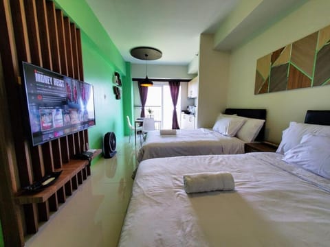 Bed, TV and multimedia, Photo of the whole room