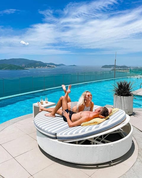 Day, People, Natural landscape, View (from property/room), Sea view, Swimming pool, sunbed