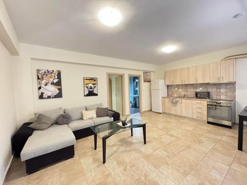 Living room, Seating area, Dining area, stove