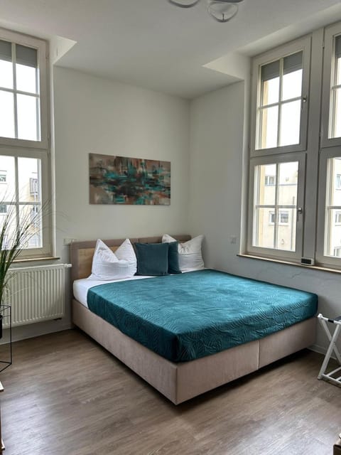 Bed, TV and multimedia, Photo of the whole room, Bedroom, internet, towels, wardrobe