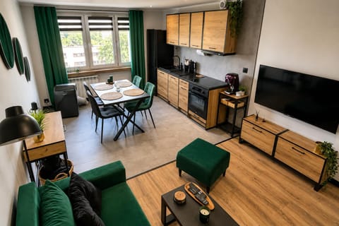 TV and multimedia, Kitchen or kitchenette, Living room, Seating area, Dining area, Evening entertainment