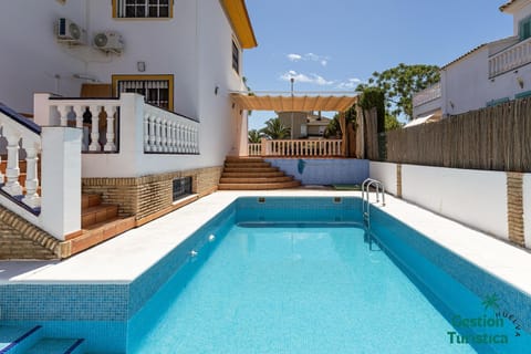 Swimming pool, Swimming pool
