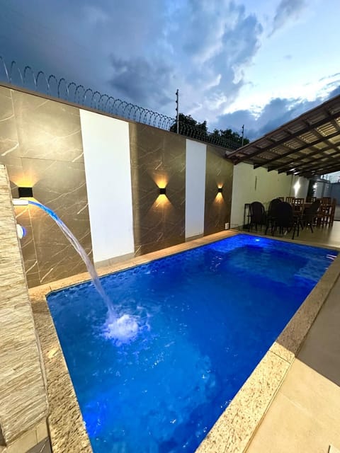 Dining area, Swimming pool