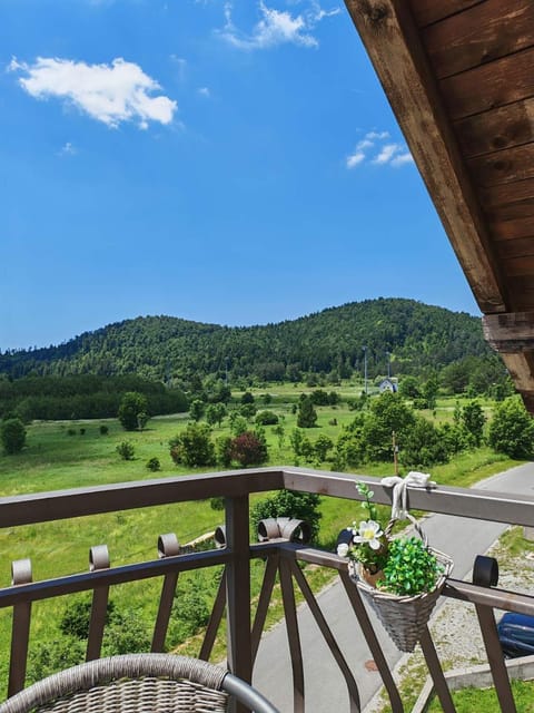 Spring, Day, Neighbourhood, Natural landscape, View (from property/room), Mountain view