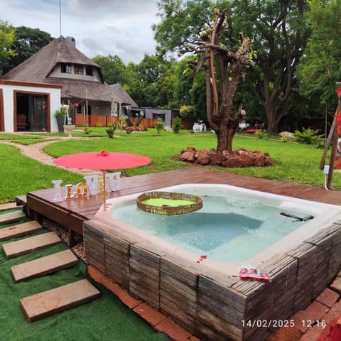 Garden, Hot Tub, Garden view