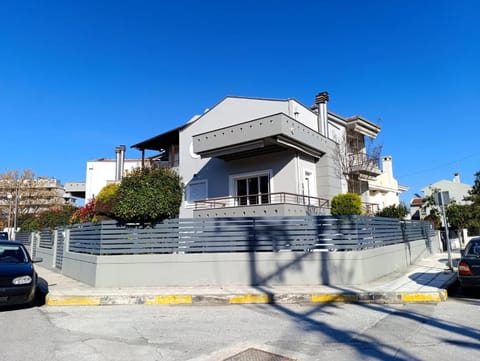 Property building, Location
