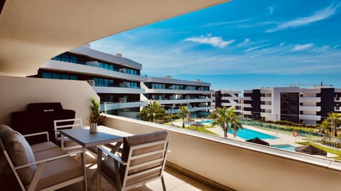 Property building, Balcony/Terrace, Pool view, Swimming pool