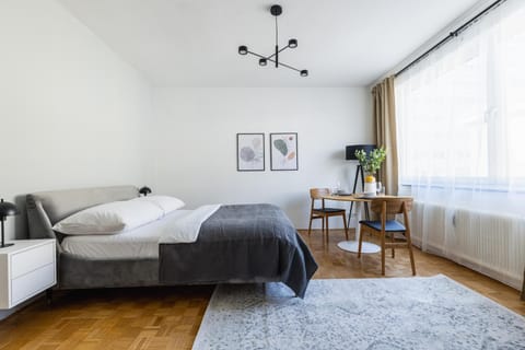 Bed, Photo of the whole room, Dining area, Bedroom
