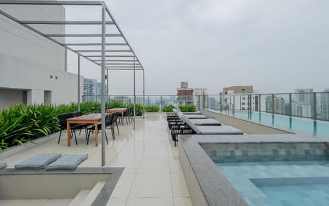 Solarium, Swimming pool