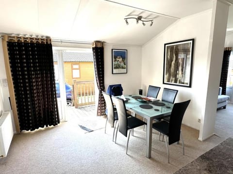 Patio, Patio, Dining area, furniture, furniture
