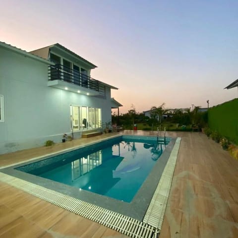 Property building, Pool view, Swimming pool