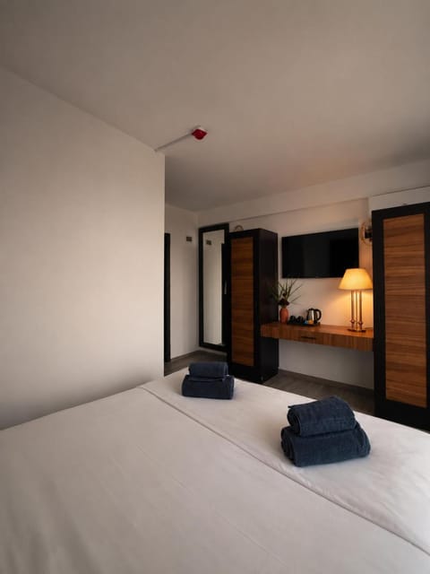 Bed, Photo of the whole room, Bedroom, towels, wardrobe