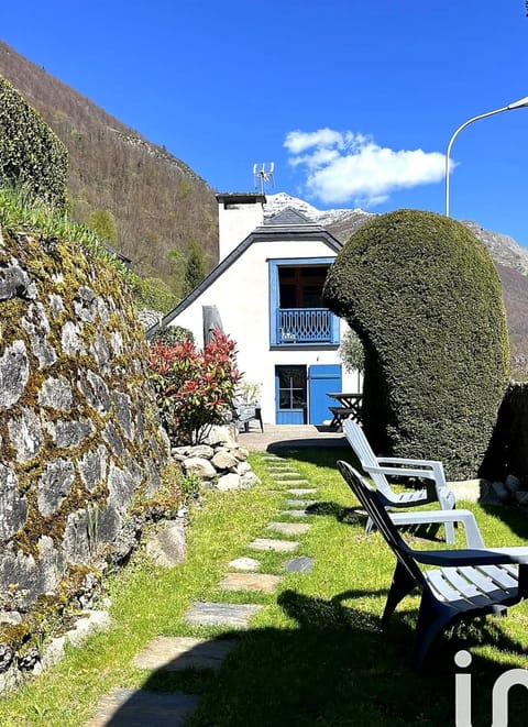 Property building, Garden