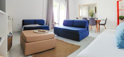 Living room, Photo of the whole room, Seating area