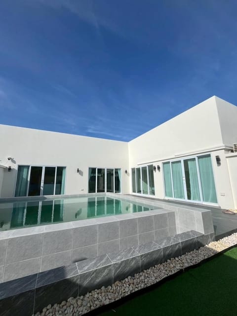 Property building, Pool view, Swimming pool
