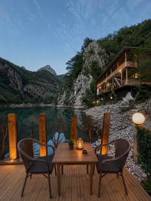 Day, Natural landscape, View (from property/room), Lake view, Mountain view, River view