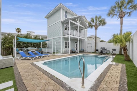 Property building, Swimming pool