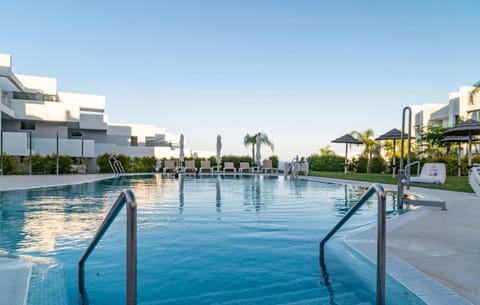 Swimming pool, sunbed