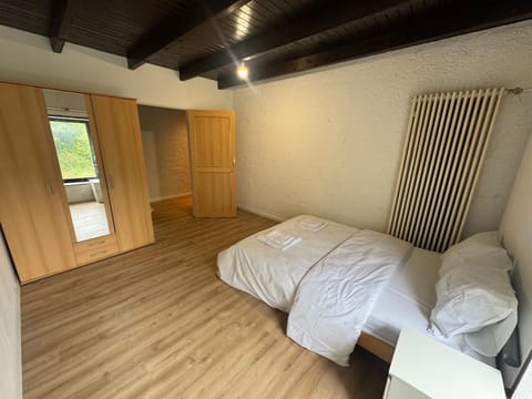 Bed, Photo of the whole room, Bedroom, wardrobe