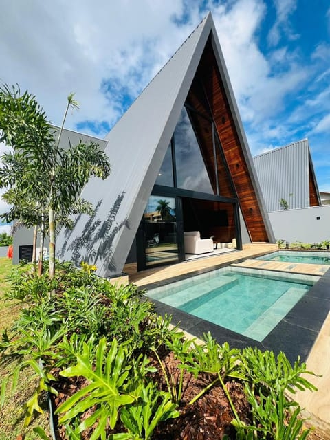 Property building, Garden, Pool view, Swimming pool