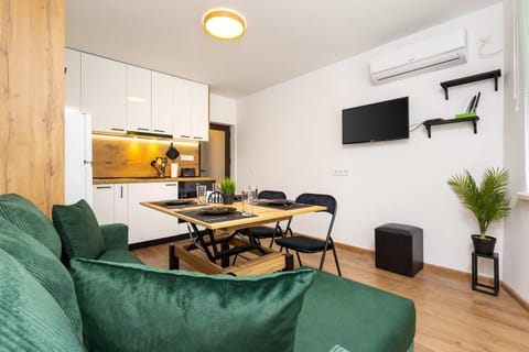 Kitchen or kitchenette, Living room