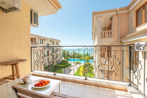 Property building, Patio, Day, Balcony/Terrace, Pool view, Sea view