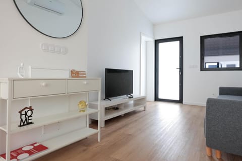 Communal lounge/ TV room, TV and multimedia