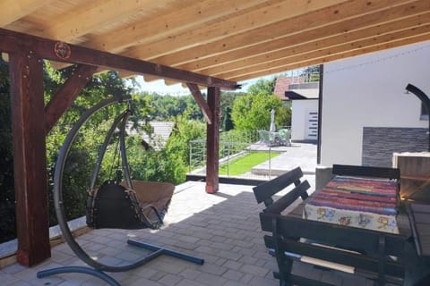 Balcony/Terrace, children, Family