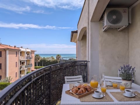 Neighbourhood, Balcony/Terrace, Balcony/Terrace, Dining area, Sea view